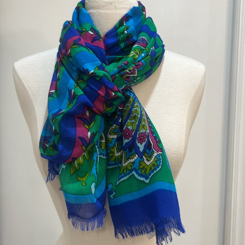 Vera Bradley blue and green paisley print scarf - Picture 3 of 15